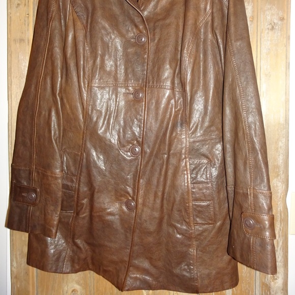 Ladies Danier leather coat - Picture 3 of 3